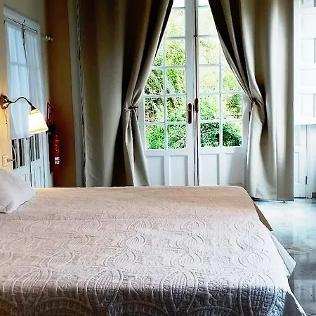 Villa Dos Y Amplia Piscina! *