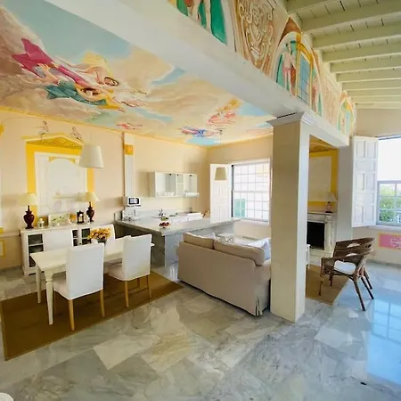 Dos Y Amplia Piscina!