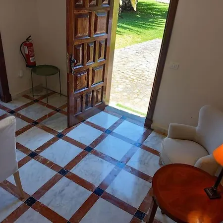 Dos Y Amplia Piscina! Villa