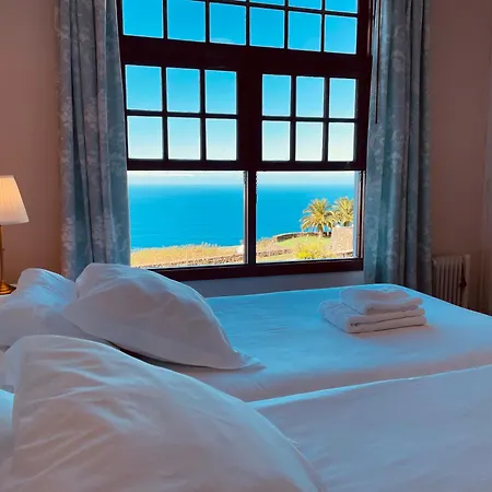 Dos Y Amplia Piscina! *