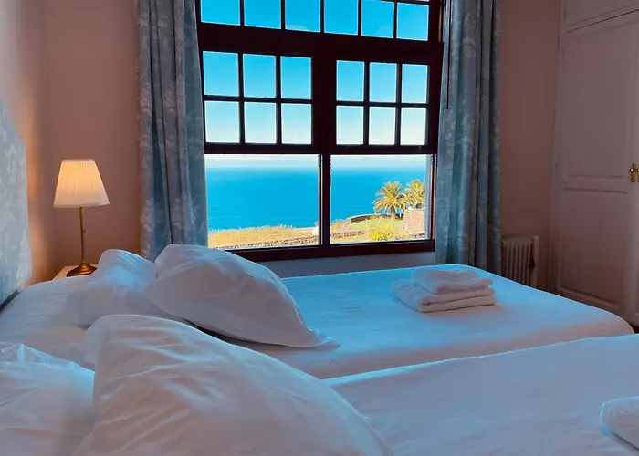 Dos Y Amplia Piscina! *