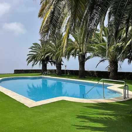 Dos Y Amplia Piscina! Villa *