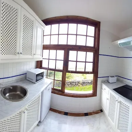 Villa Dos Y Amplia Piscina! *