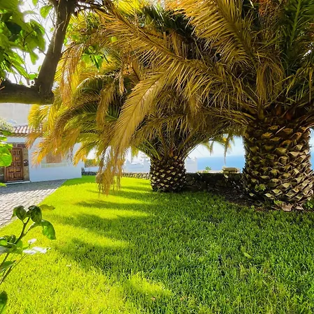 Dos Y Amplia Piscina! Villa