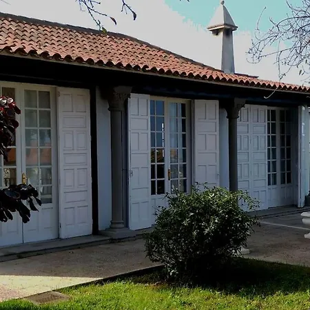 Dos Y Amplia Piscina! *