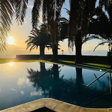 Villa Dos Y Amplia Piscina! *